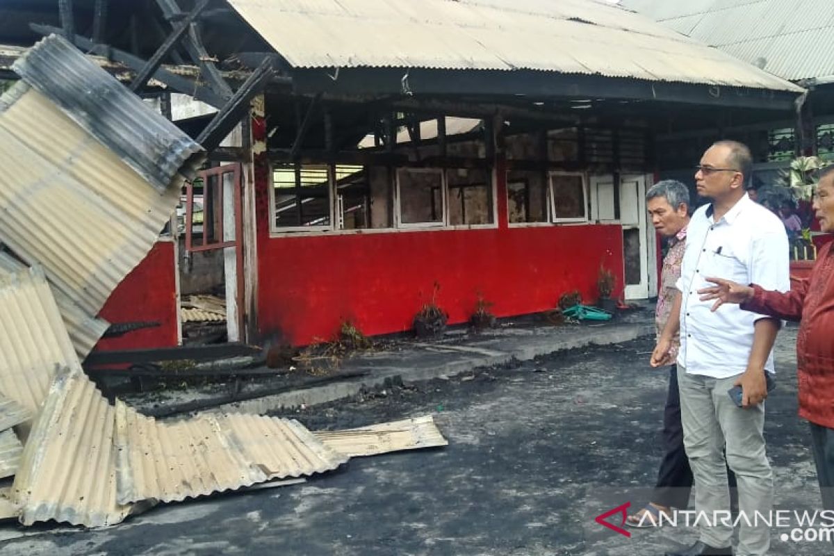 Legislator berharap Pemkot Padang segera bangun kembali sekolah yang terbakar