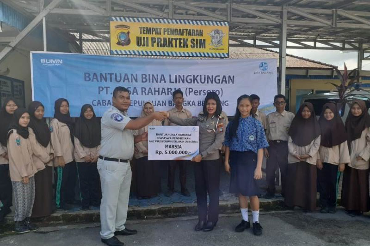 Jasa Raharja Babel beri bantuan pendidikan untuk keluarga korban kecelakaan