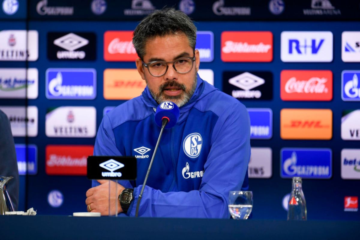 Manajer Schalke menganggap posisi kedua saat ini tak penting