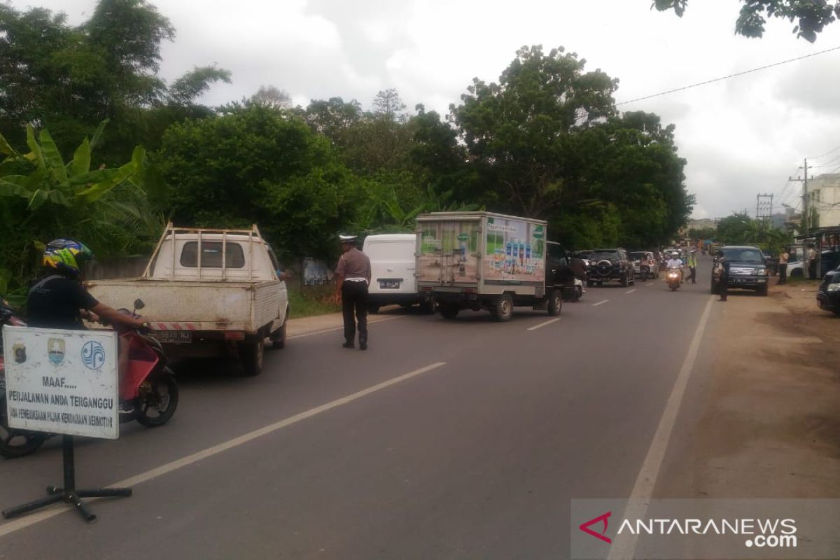 Ditlantas Polda dan Bakeuda Jambi gelar razia pertiban pajak kendaraan