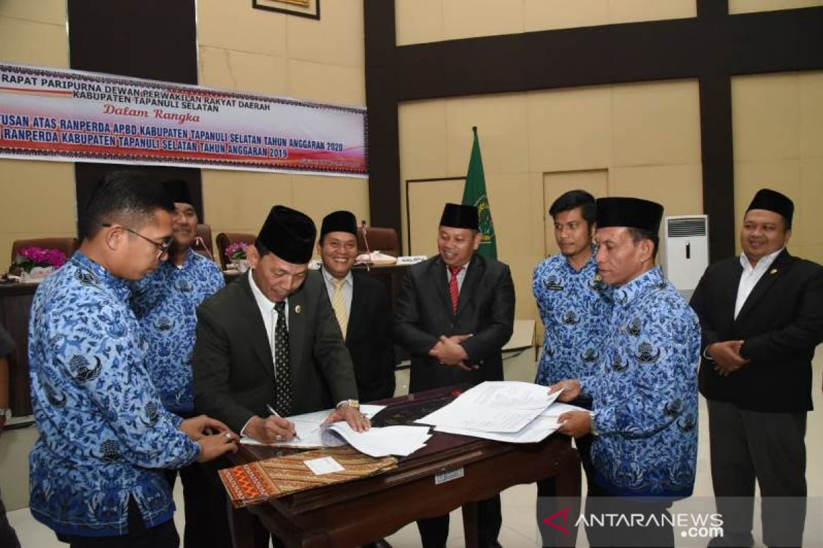 DPRD Tapanuli Selatan setujui RAPBD 2020 jadi Perda