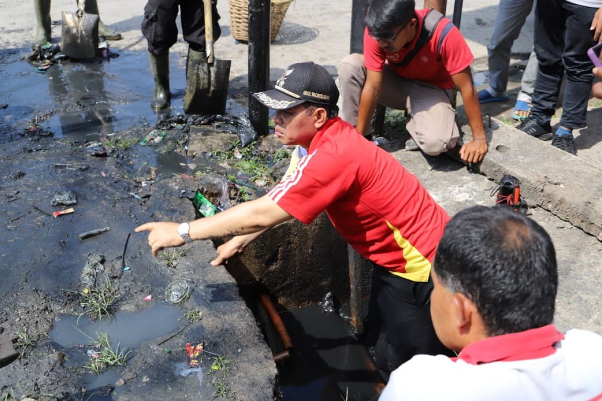 Pemkot Palembang dorong komunitas tebar benih ikan di Sungai Musi