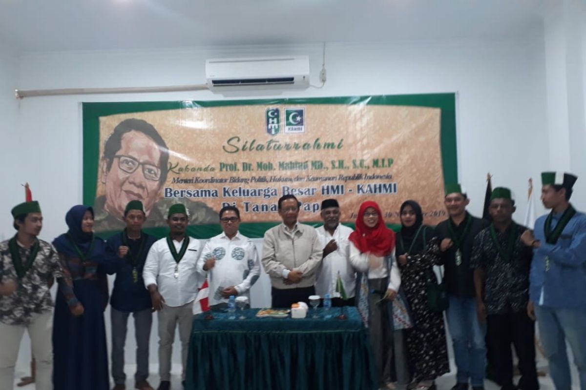 Mahfud MD silahturahim ke HMI dan KAHMI Papua