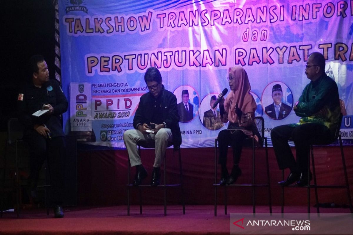 Talkshow keterbukaan informasi publik upaya mewujudkan pemerintahan transparan