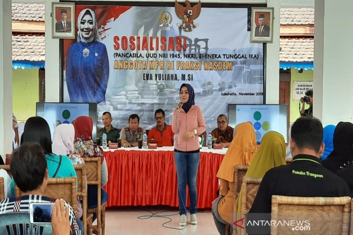 Anggota MPR Eva Yuliana ingatkan warga Sukoharjo manisnya persatuan