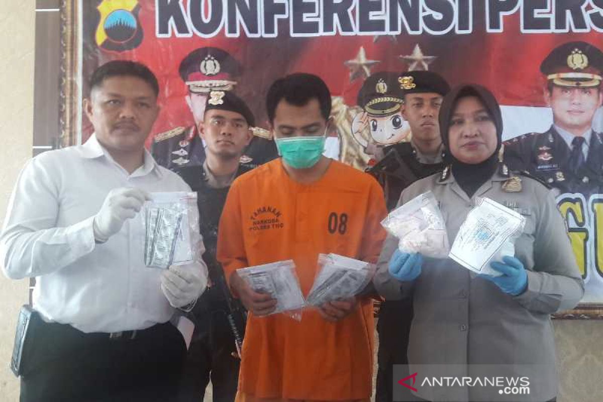 Polisi tahan oknum satpam pengedar obat terlarang