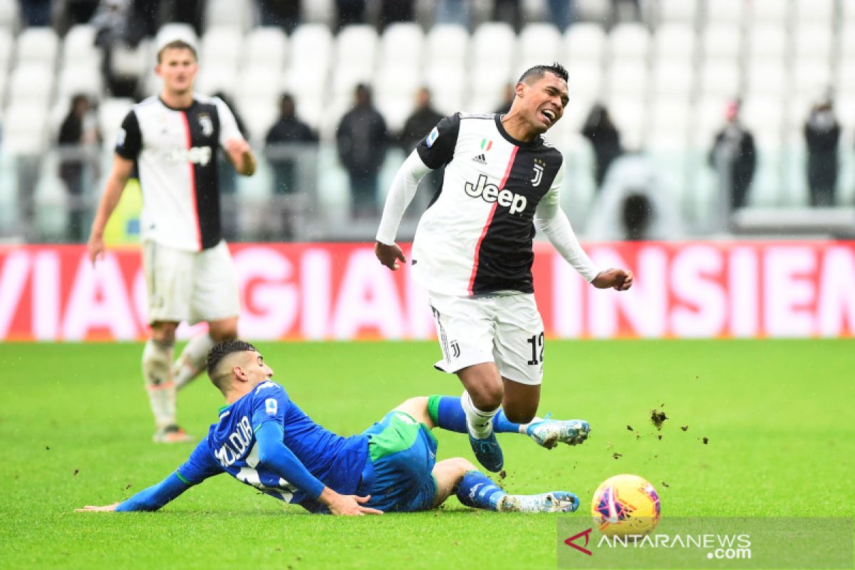 Bek Juventus Alex Sandro terinfeksi COVID-19