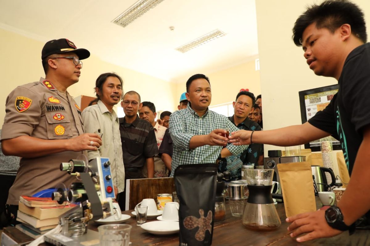 Bupati Bantaeng  luncurkan produk kopi Banyorang