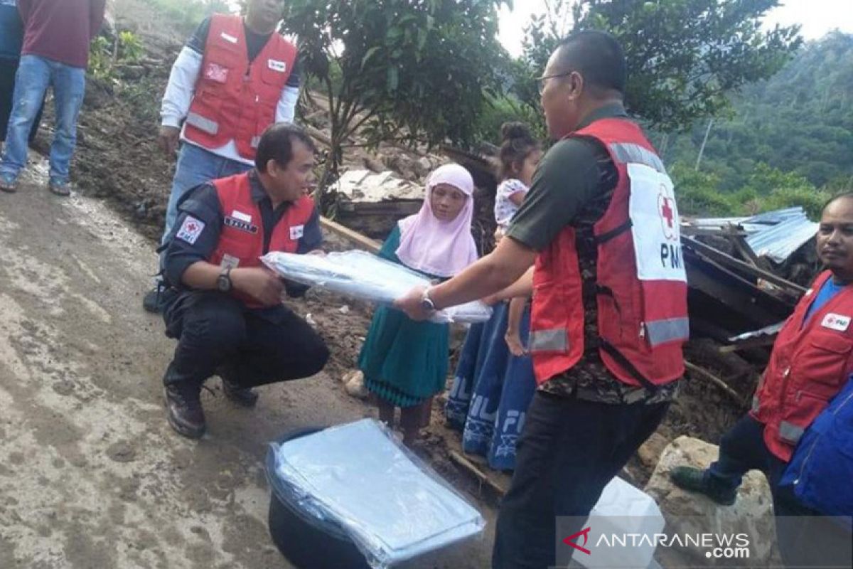 PMI distribusikan bantuan untuk korban banjir bandang di Sumbar