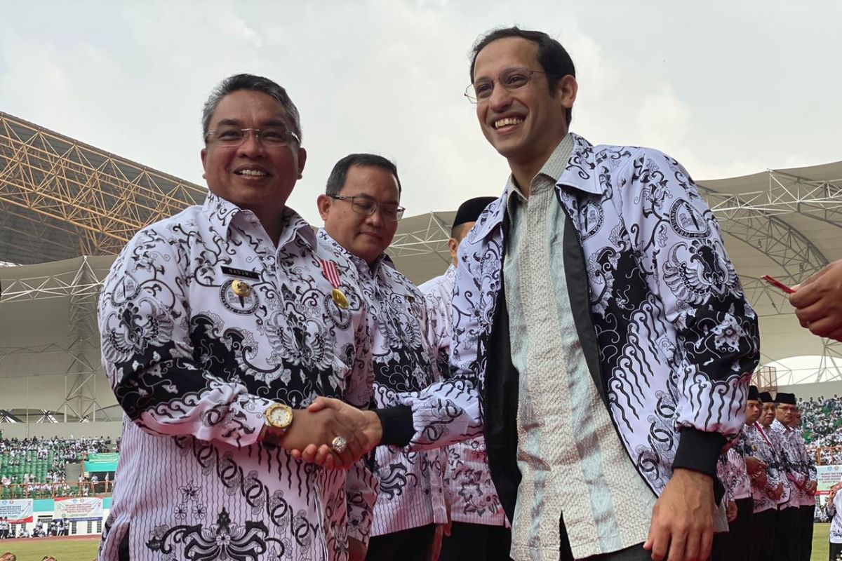 Banjarbaru Mayor awarded Dwija Praja Nugraha