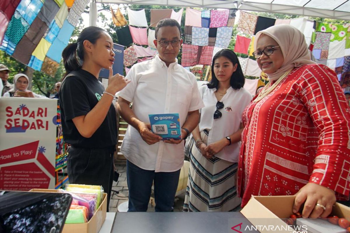 Melalui GoPay, Gojek Mempermudah Pembayaran di Pasar Raia