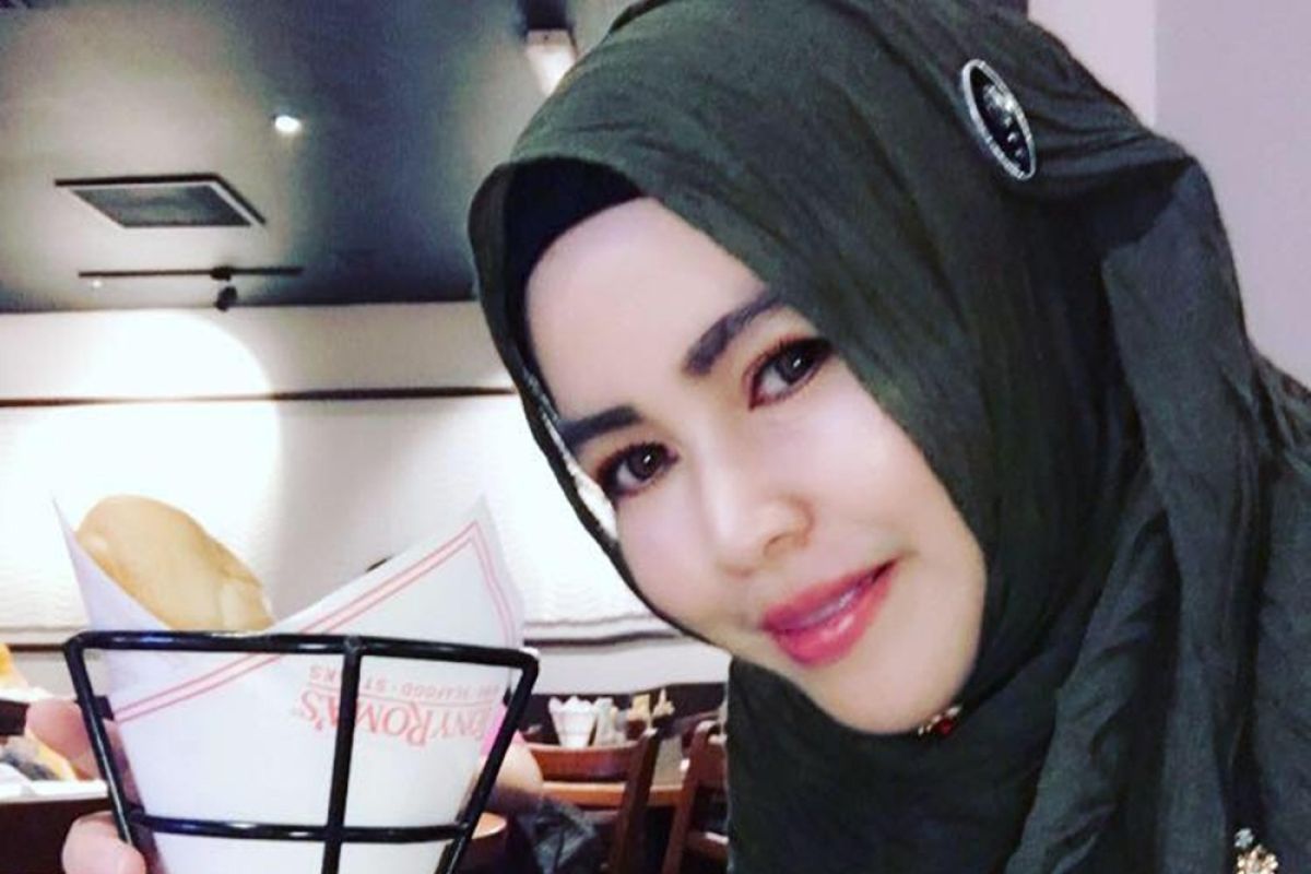 Nola Zain Salman, warga Singapura yang soroti wanita Banjar