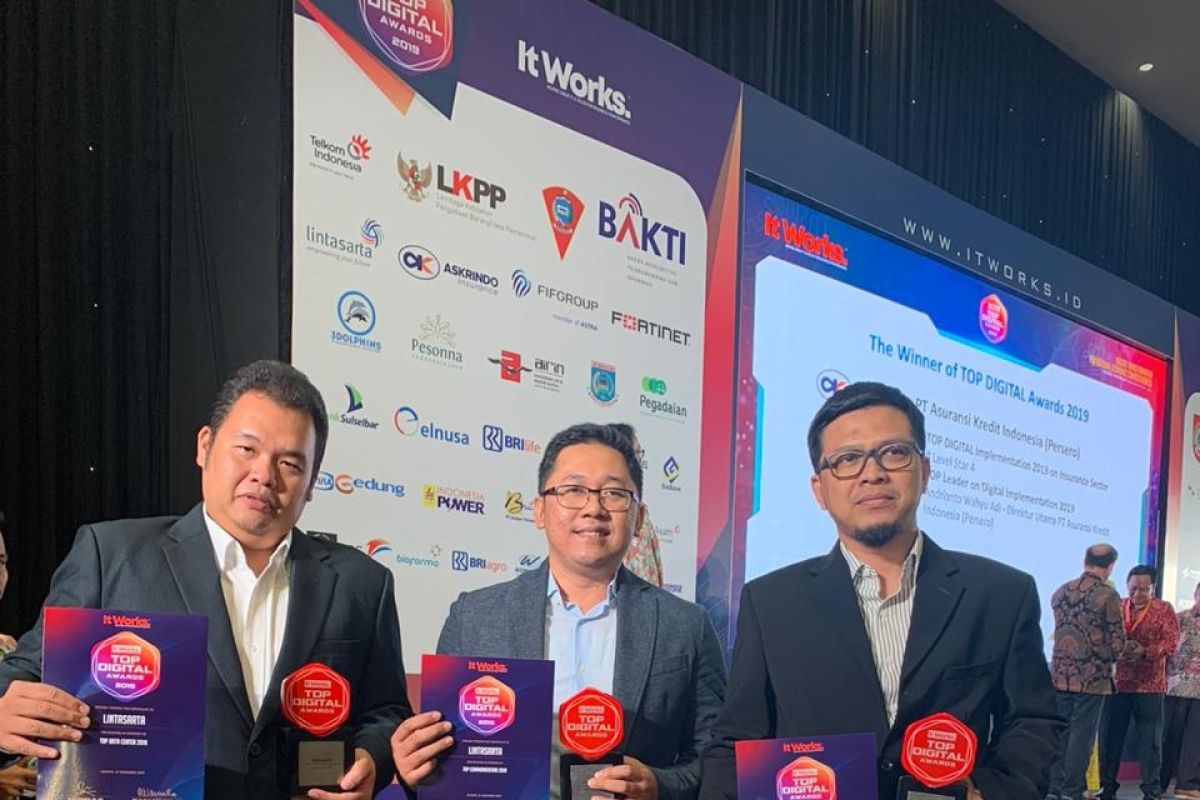 Lintasarta meraih penghargaan Top IT dan Top Telco 2019