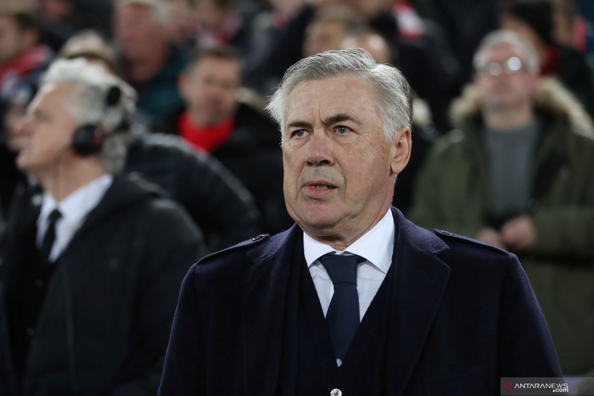 Carlo Ancelotti bantah rumor pemain Napoli mulai menentangnya