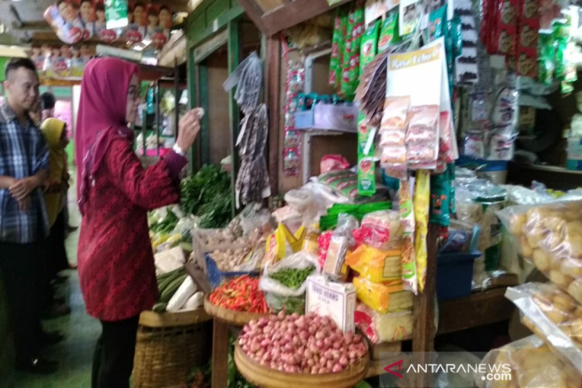 Selama PPKM, jam operasi pasar rakyat di kabupaten ini tidak dibatasi