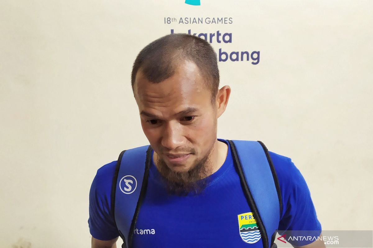 Ahmad Jufrianto lebih pas mengisi bek tengah Persib