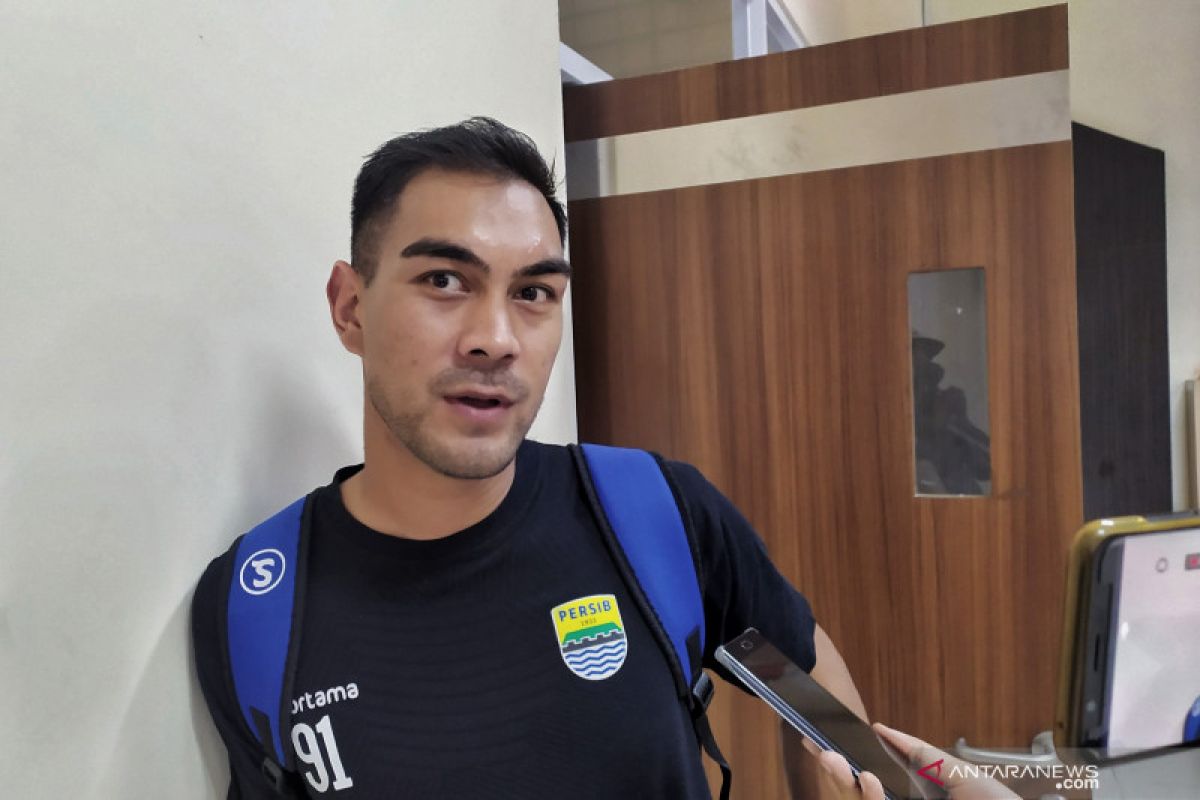 Gelandang Persib Omid Nazari pastikan kebugarannya tetap terjaga