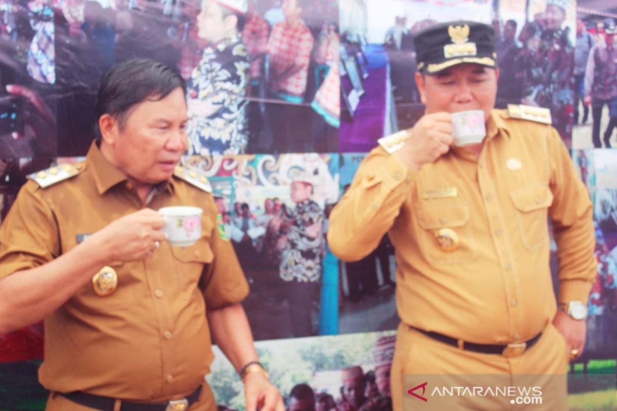 Bupati Terkesan dengan Rasa Kopi Lokal Mahakam Ulu