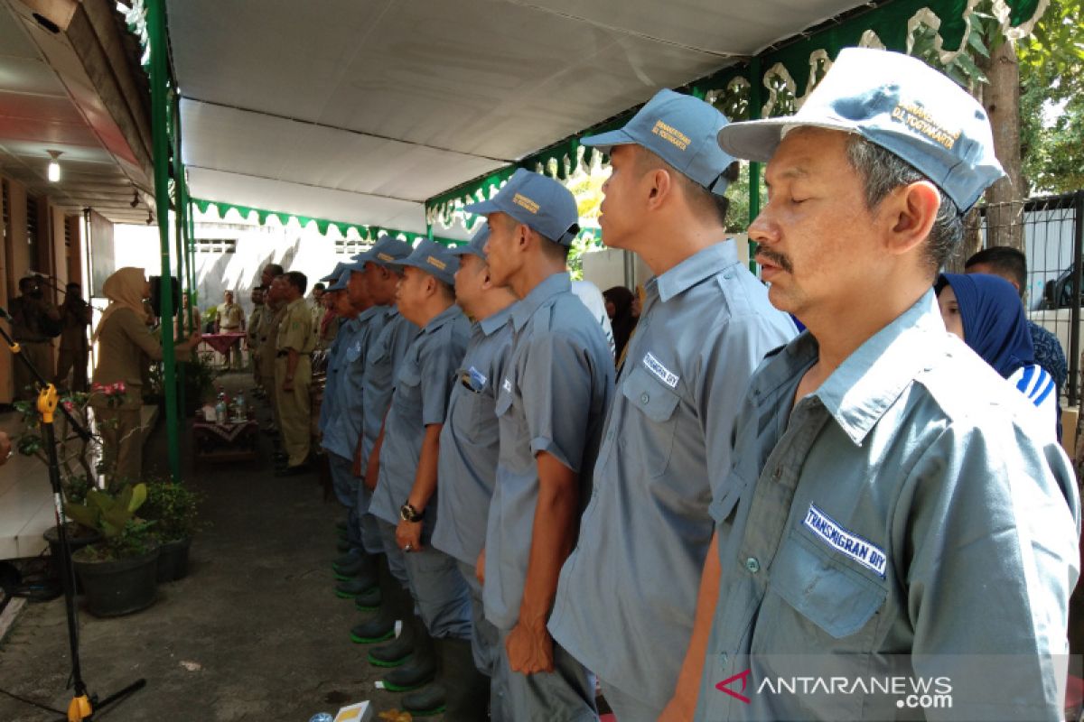 10 keluarga calon transmigran asal Bantul berangkat ke Kalimantan Utara