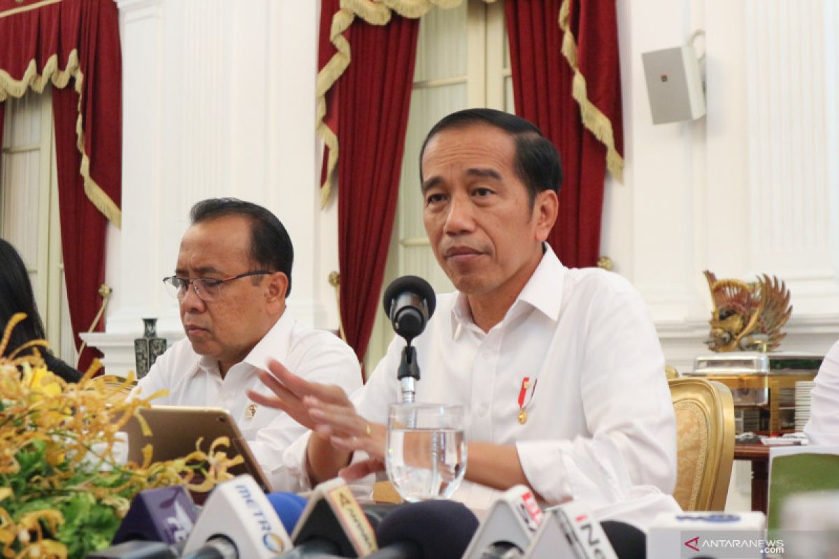 Jokowi: usulan presiden 3 periode hanya ingin cari muka