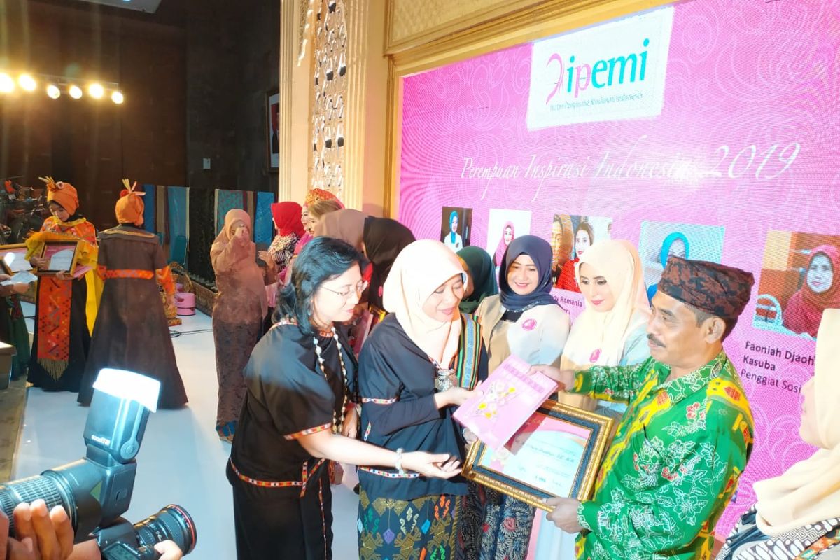 Bupati Lebak raih Anugerah Perempuan Inspirasi Indonesia 2019