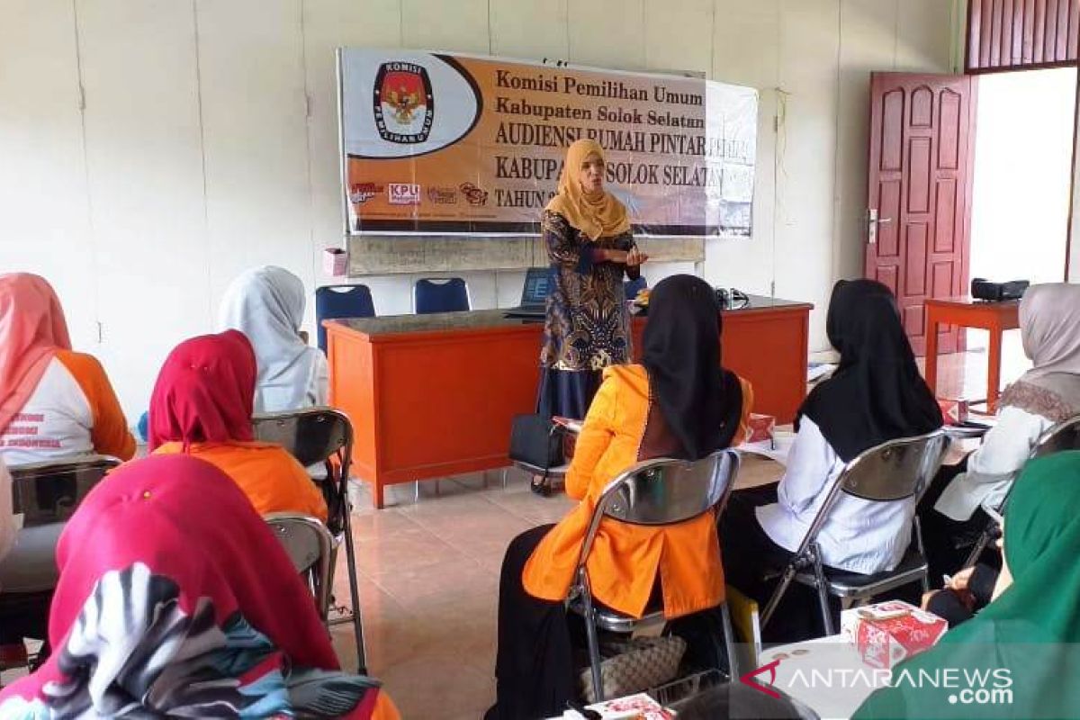 Dongkrak partisipasi pemilih perempuan, KPU Solok Selatan audiensi rumah pintar pemilu