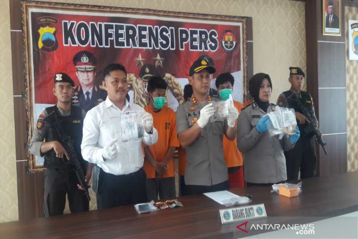 Empat pemakai dan pengedar ganja di Temanggung ditahan