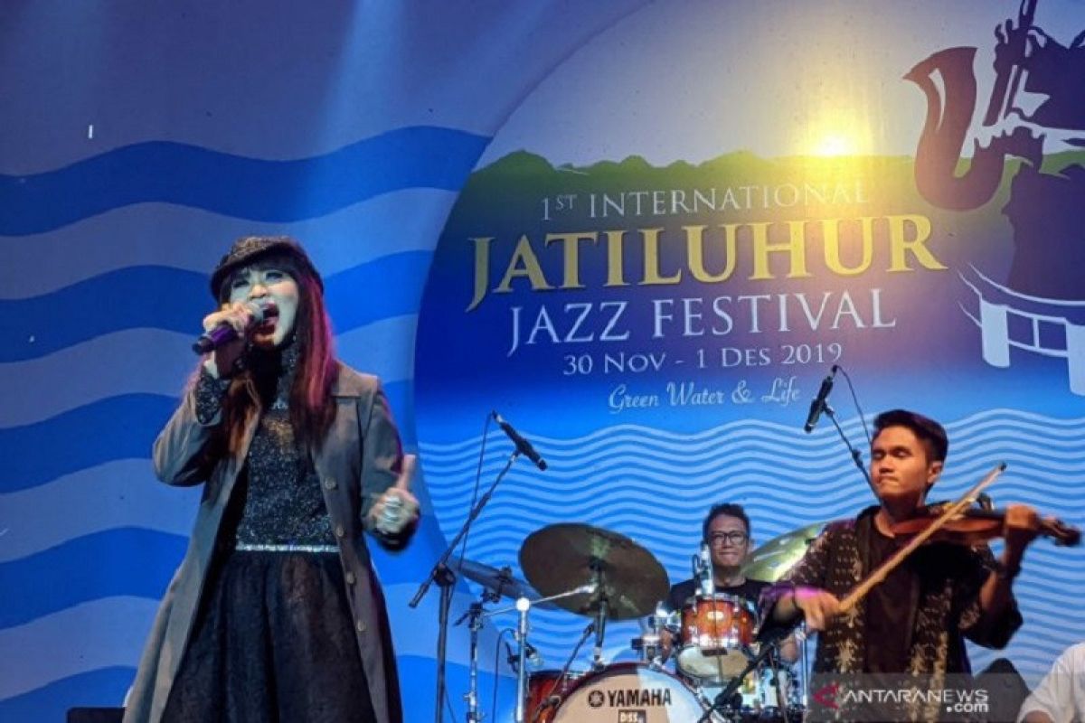 Lengkingan nada tinggi Ita Purnamasari getarkan Jatiluhur Jazz Festival 2019