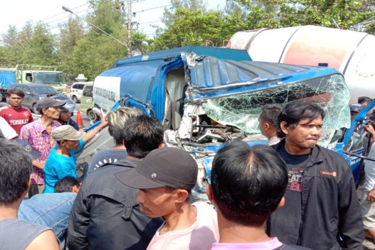 Sopir truk kaget picu kecelakaan karambol di Tegal