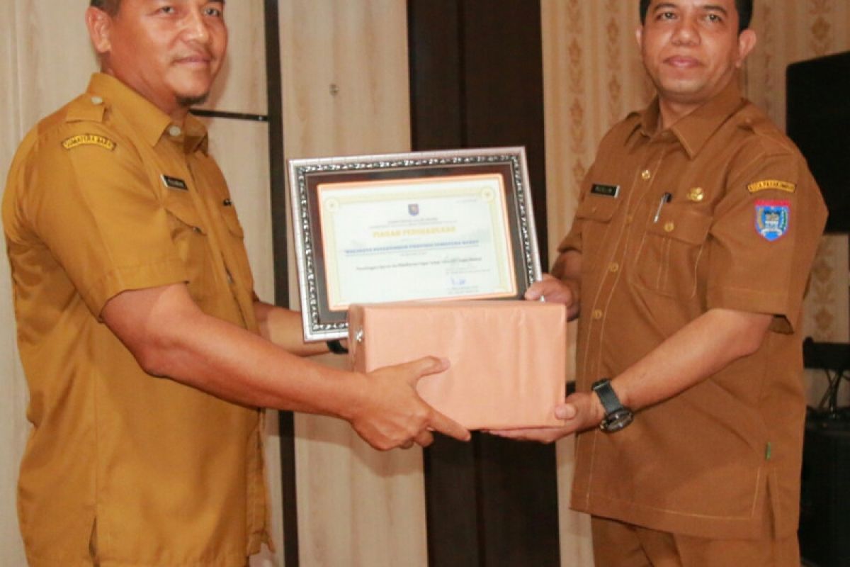 Dinas PUPR Payakumbuh beri penghargaan personel berkinerja baik