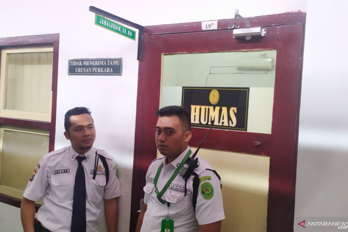 Ruang kerja Hakim PN Medan yang tewas diperiksa para pimpinan PN Medan
