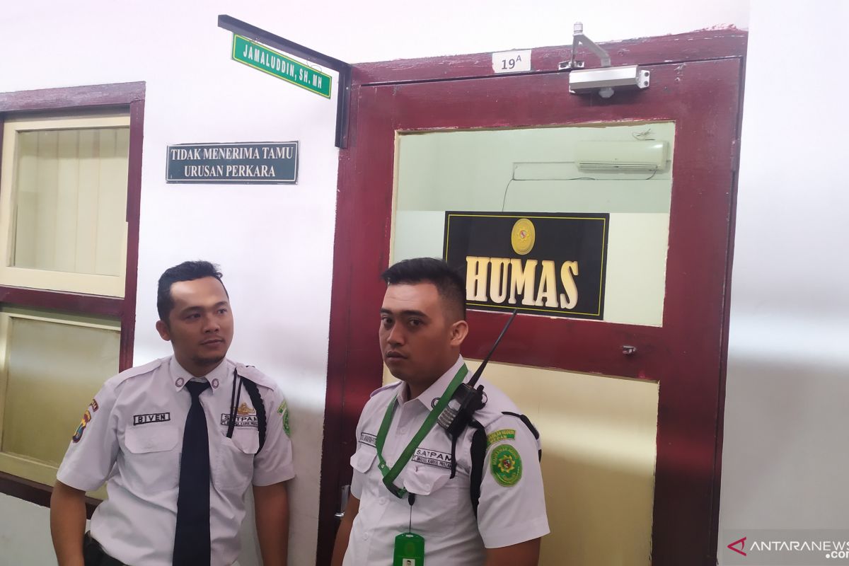 Ruang kerja Hakim PN Medan yang tewas diperiksa