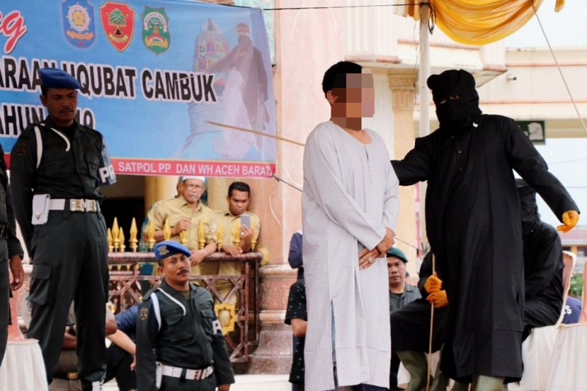 Terpidana persetubuhan dan judi di Aceh Barat gagal tuntaskan eksekusi cambuk