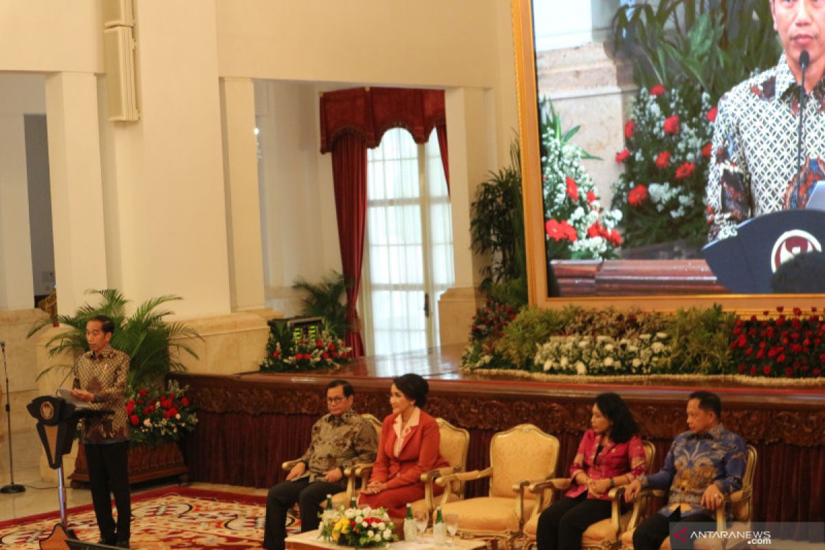 Jokowi tegaskan tidak boleh ada kekerasan terhadap perempuan