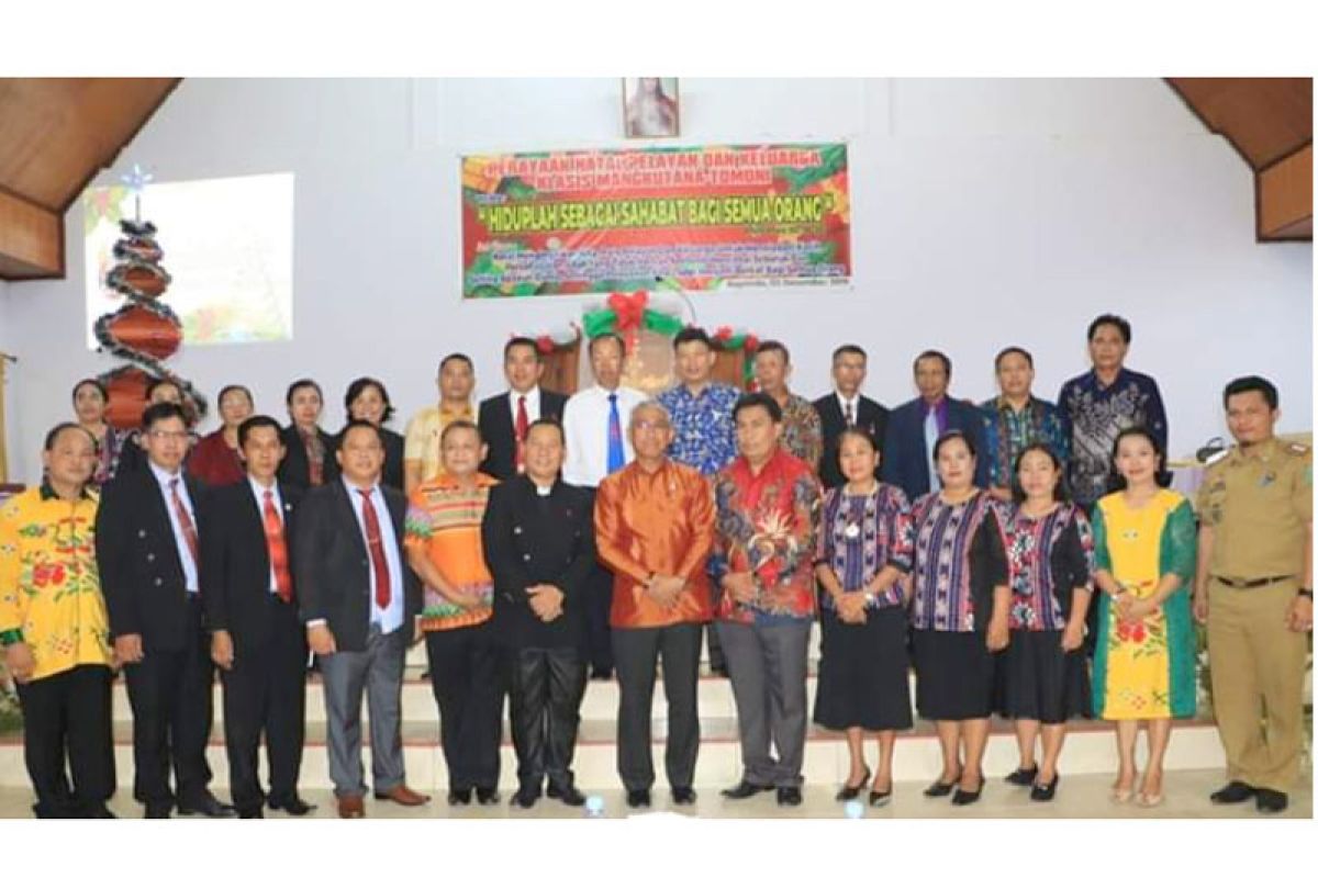 Bupati Lutim : Natal momentum membangun harmoni dan kebersamaan