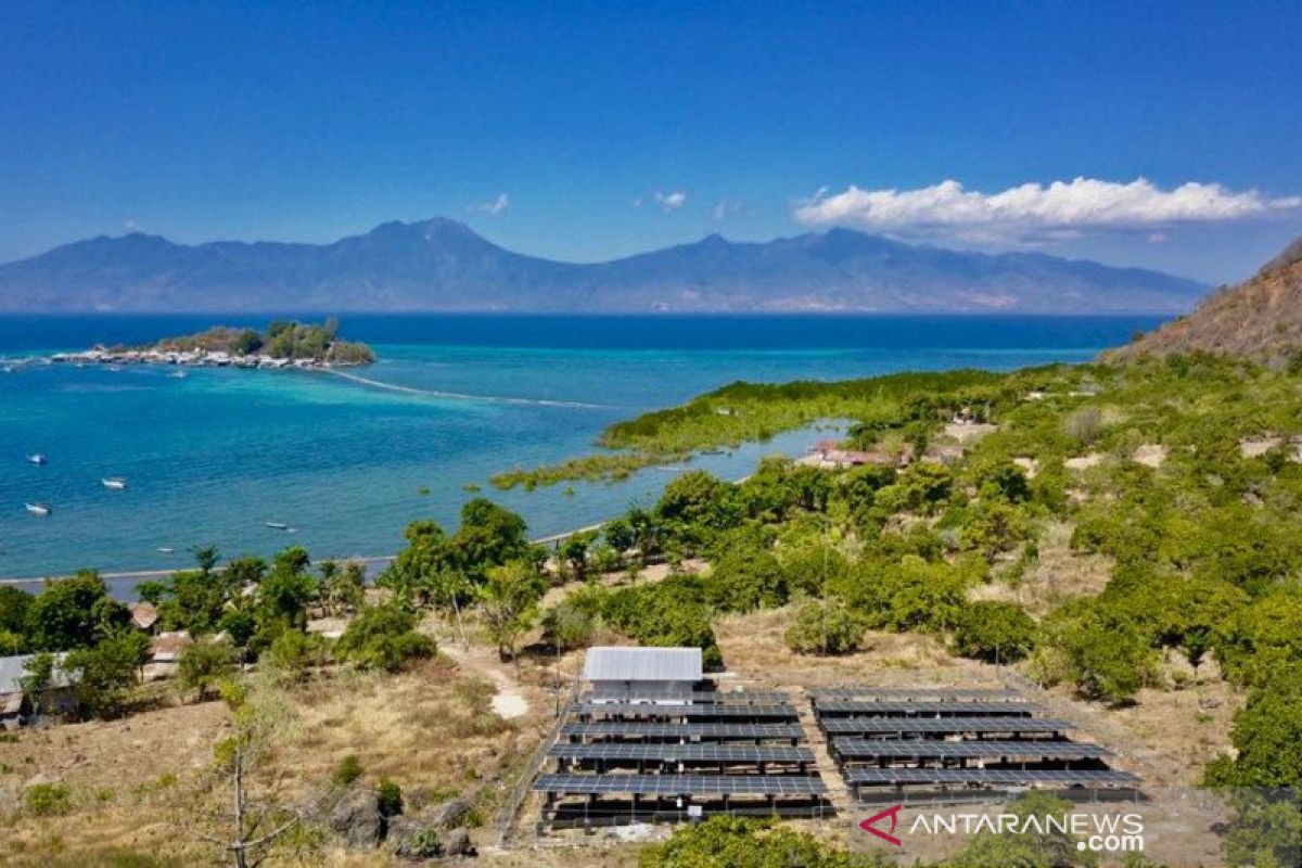 PLN NTT siap operasikan PLTS terangi Pulau Koja Doi di Sikka