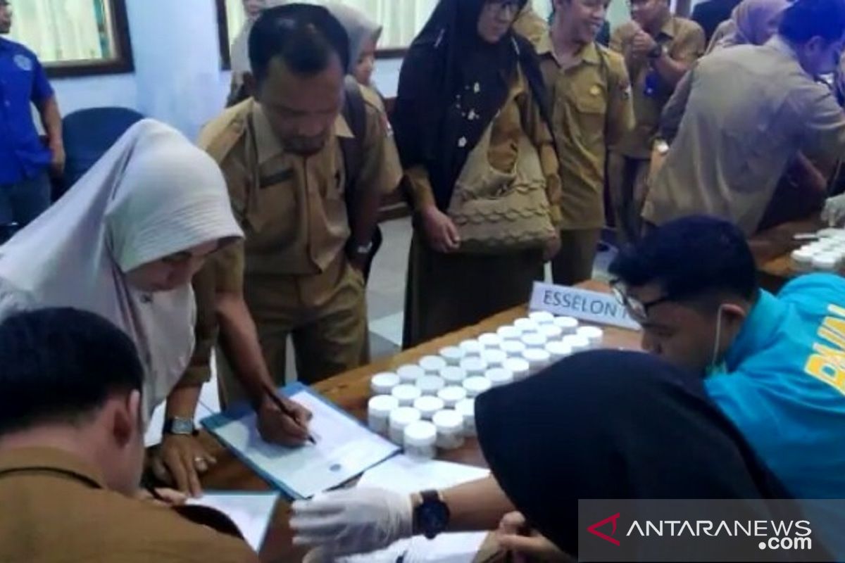 Ratusan ASN Mukomuko Bengkulu jalani tes urine