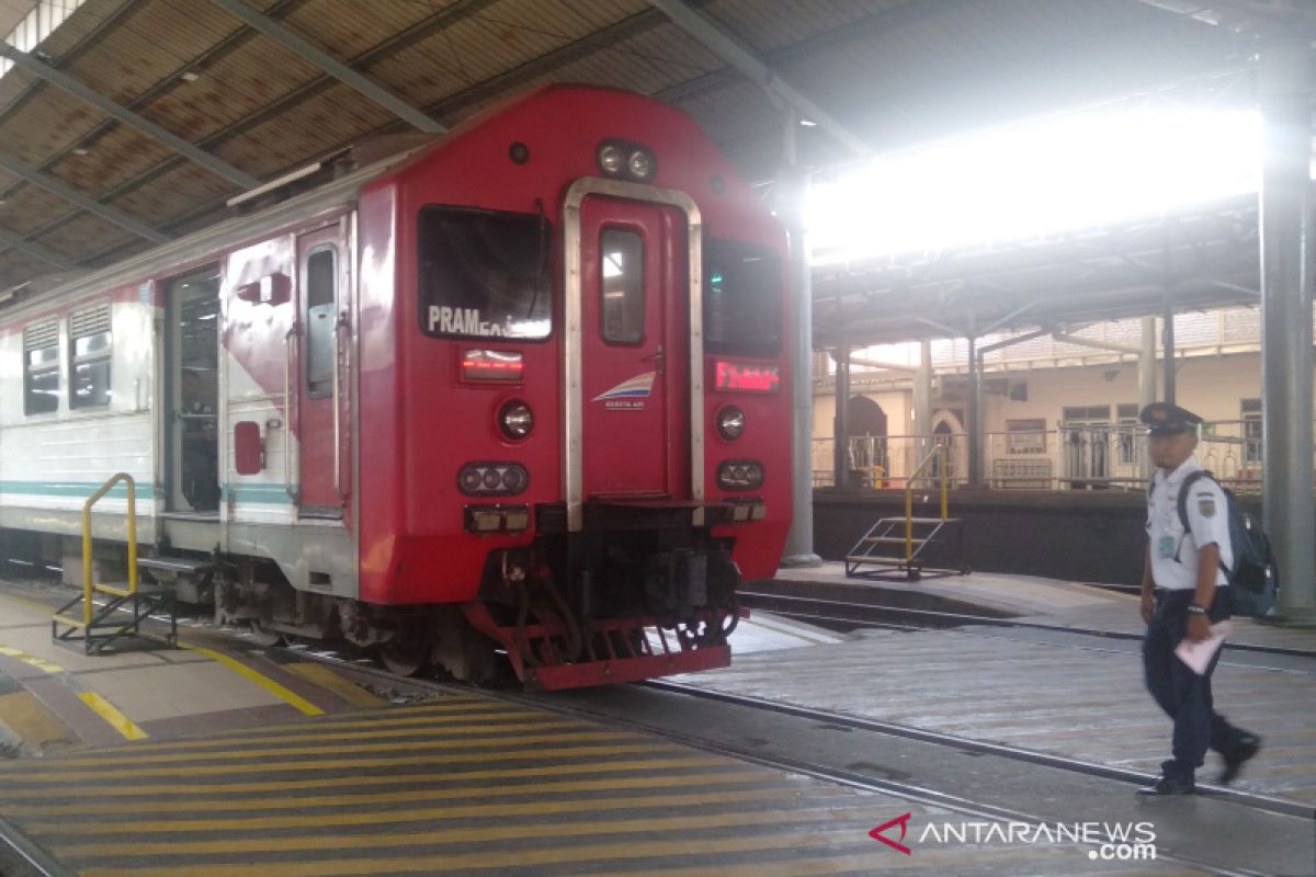 Untuk akhir tahun, Stasiun Solobalapan tambah rangkaian KA