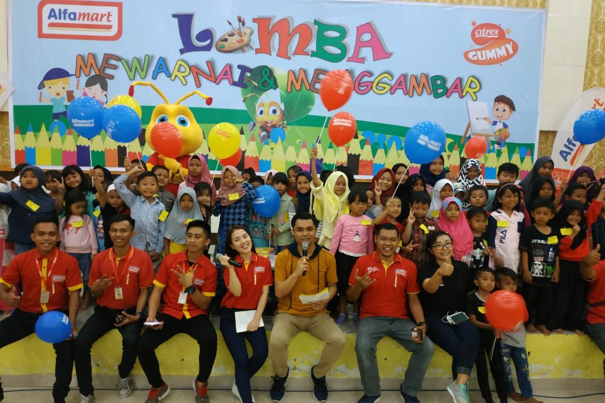 Alfamart tingkatkan kreativitas anak-anak di Gorontalo