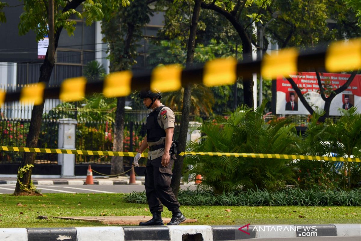 Selasa pagi, terjadi ledakan di Monas