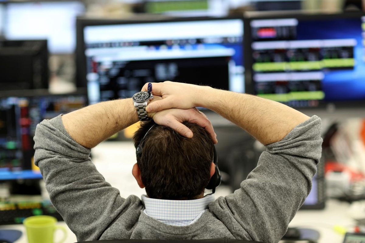 Indeks FTSE-100 Inggris ditutup turun 0,82 persen