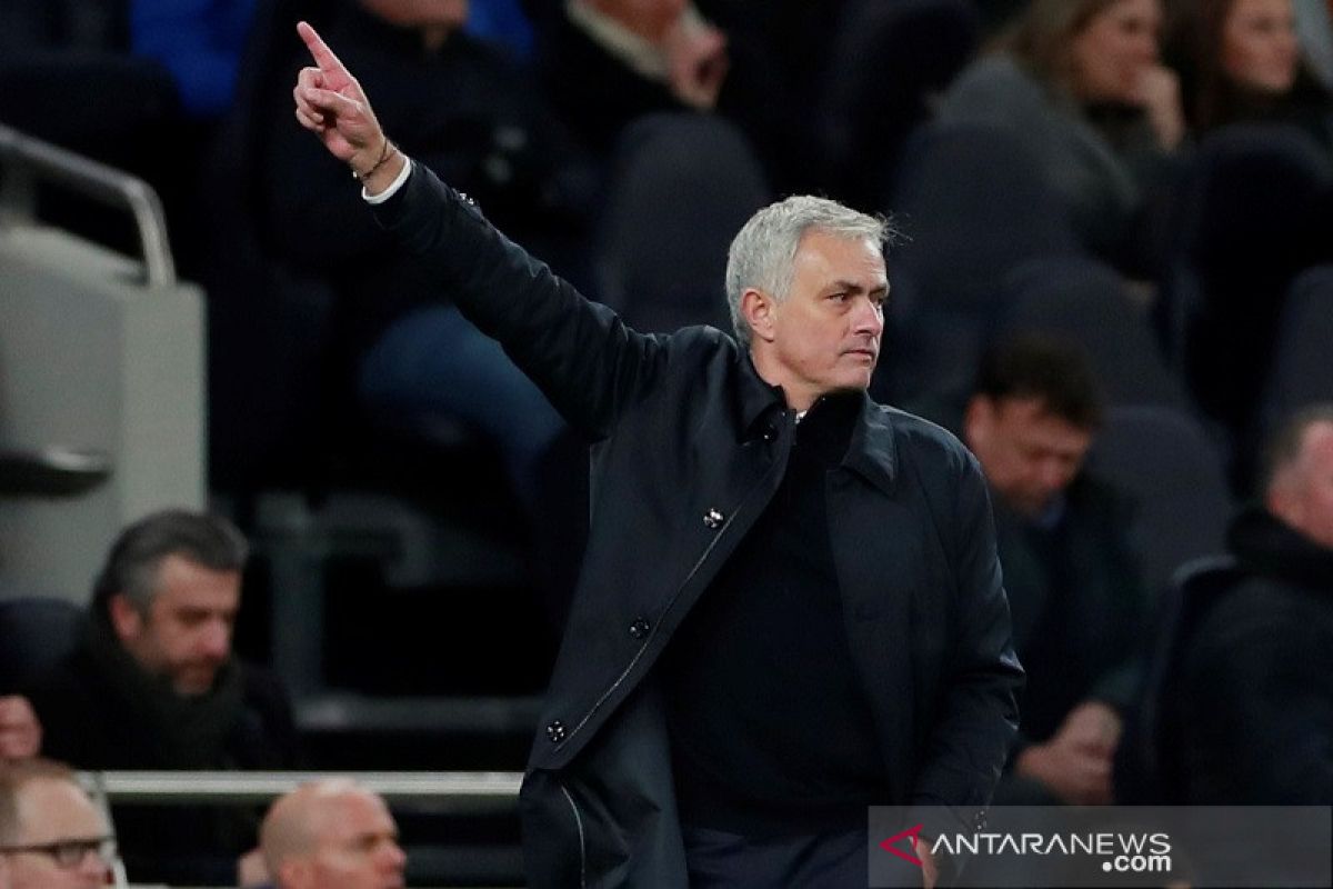 Manajer Tottenham Hotspur  Mourinho larang pemain Spurs tonton rekaman saat dikalahkan Bayern 2-7