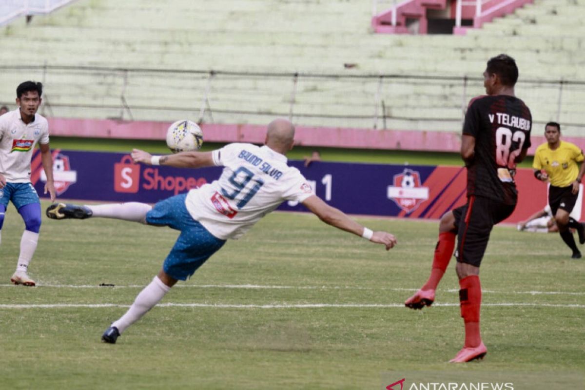 Tibo bawa Persipura unggul 1-0 atas PSIS pada babak pertama