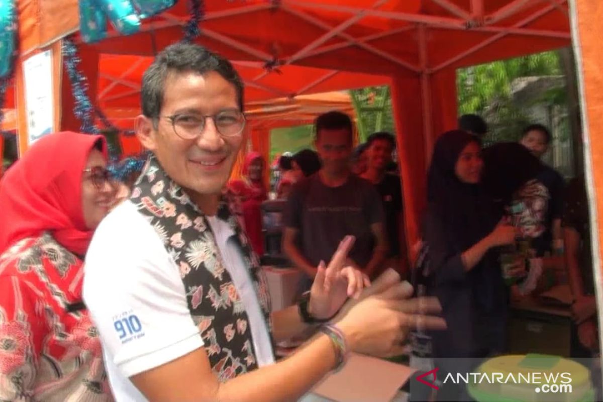 Sandiaga kepada Rocky Gerung: Pilpres 2024 masih lama