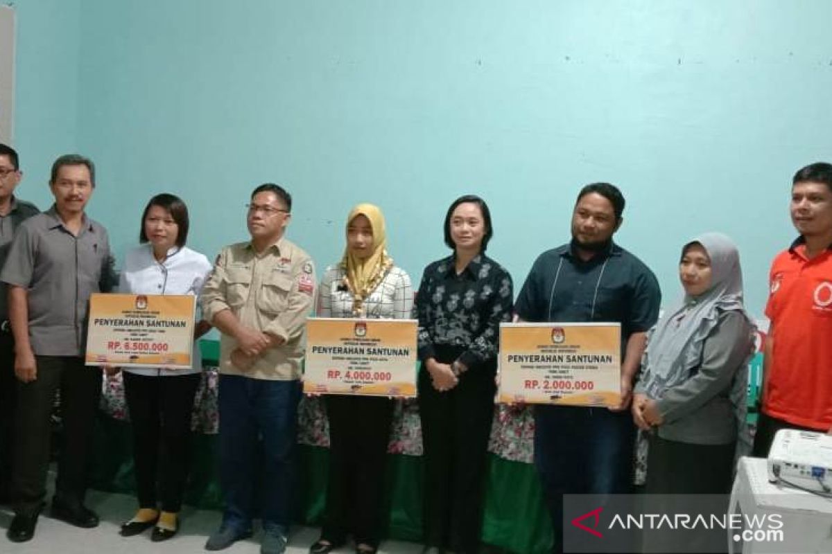 KPU santuni petugas pemilu sakit di Poso