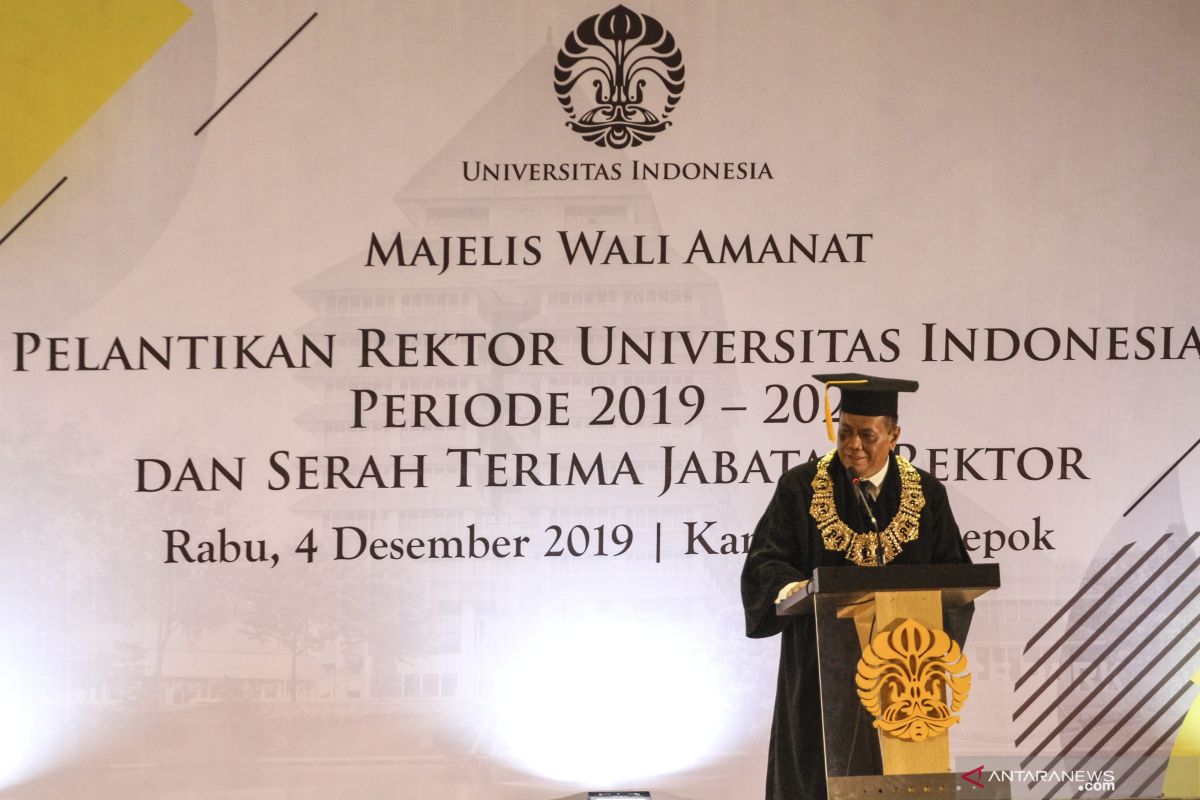 Rektor UI  masa bakti 2019-2024 Prof Ari Kuncoro resmi dilantik