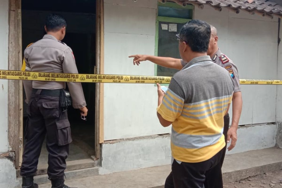 Seorang nenek ditemukan terluka parah di rumahnya, diduga korban percobaan pembunuhan dan pemerkosaan