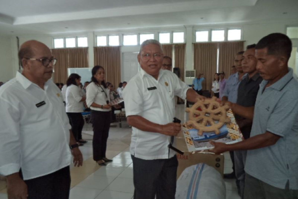 Bantuan Rp2 miliar didistribusikan kepada nelayan Kupang