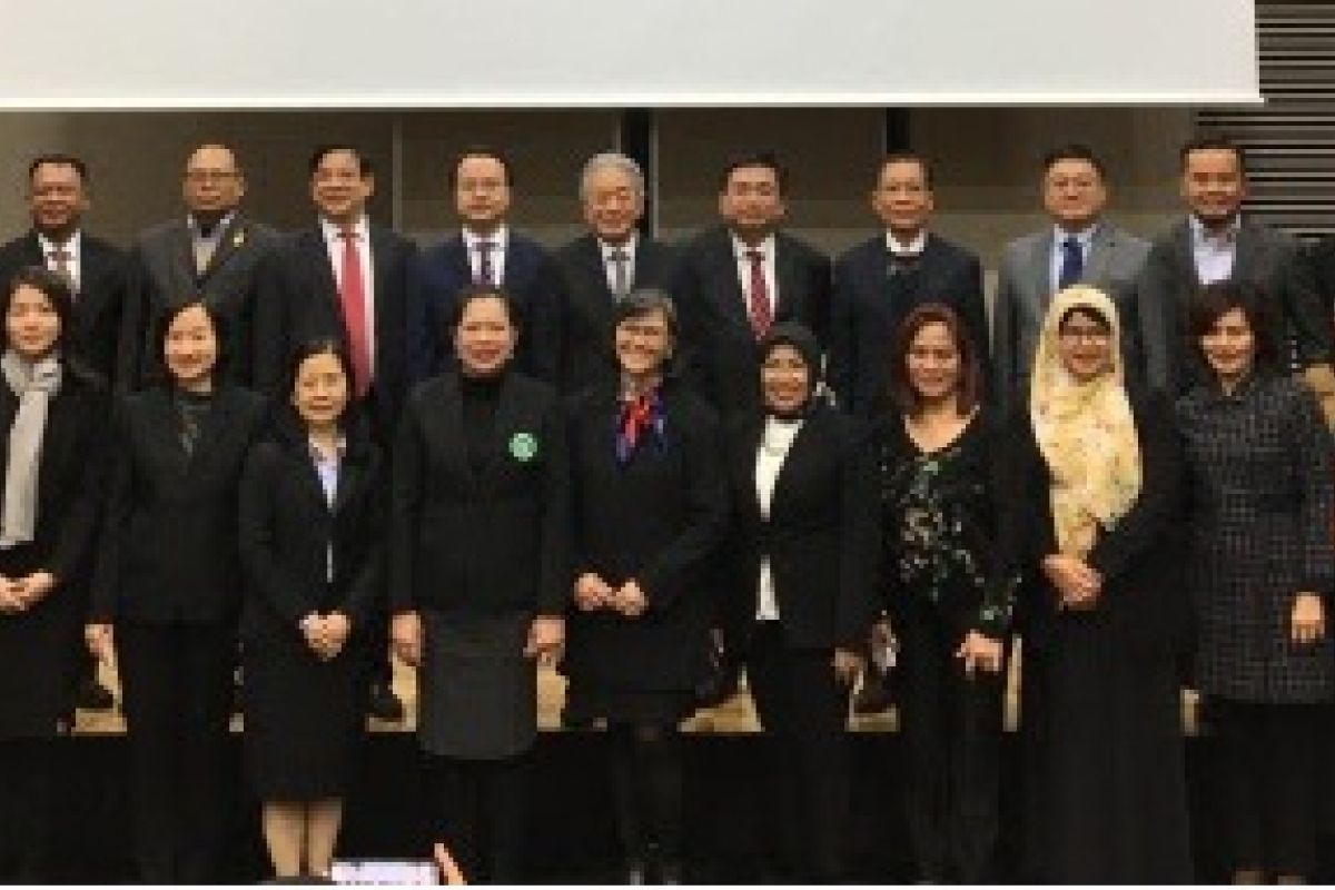 AJC organized the ASEAN Services Trade Forum in Tokyo to discuss the emerging demands for health and social services in ASEAN and its investment opportunities