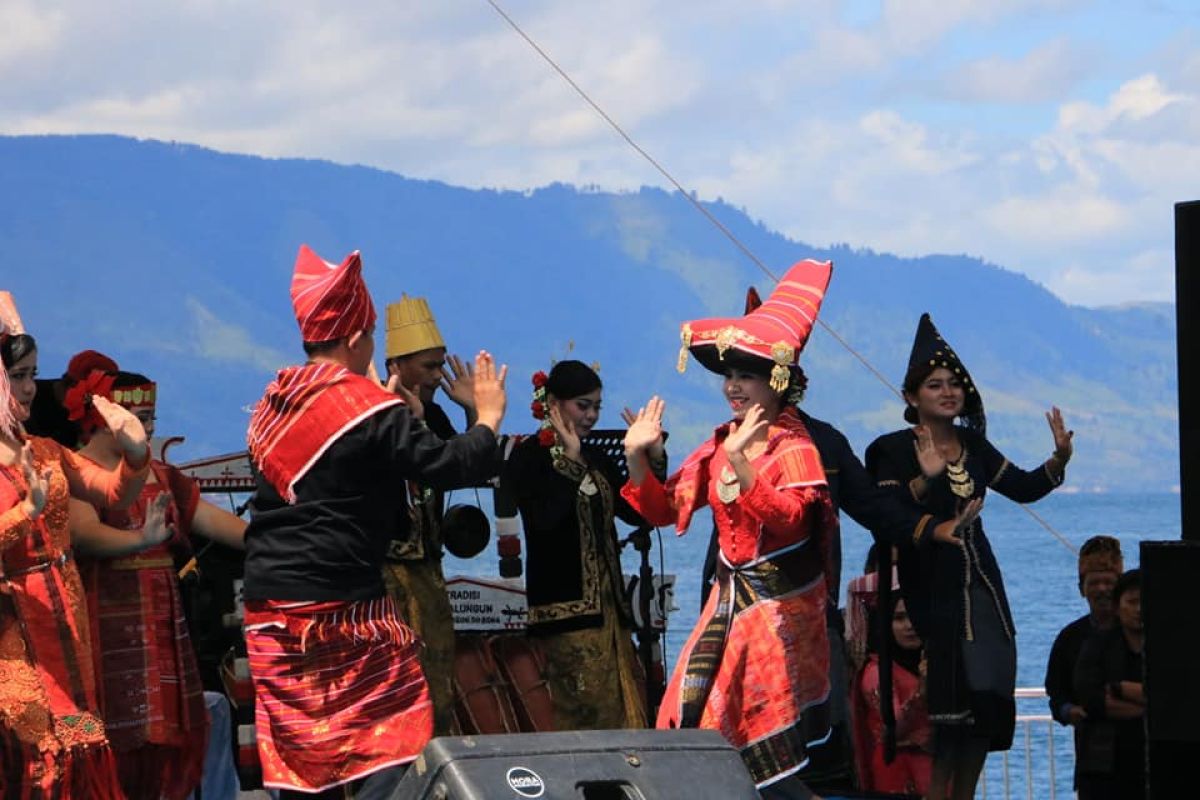 Pemkab Simalungun komit membenahi Danau Toba